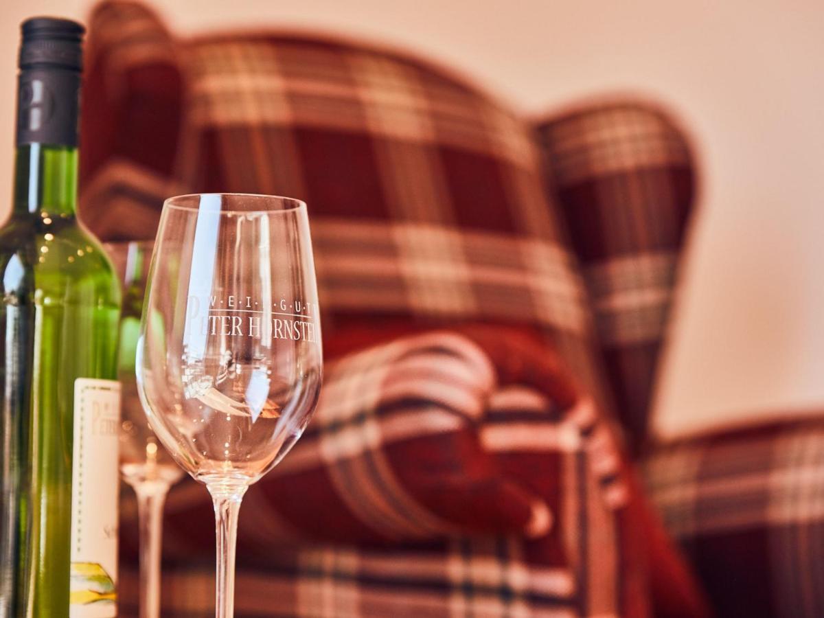 Hotel Hornstein - Weingut, Vinothek & Gastronomie Ноненхорн Екстериор снимка