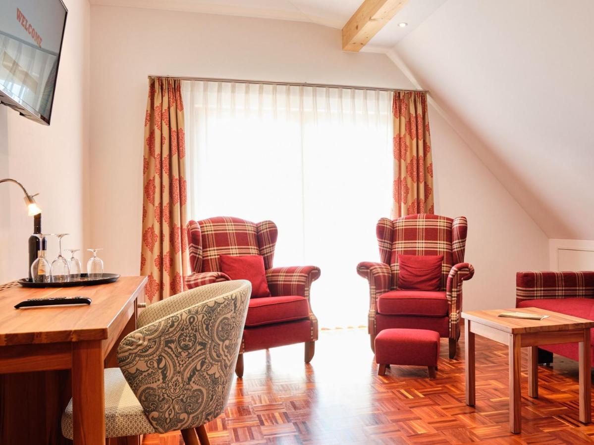 Hotel Hornstein - Weingut, Vinothek & Gastronomie Ноненхорн Екстериор снимка