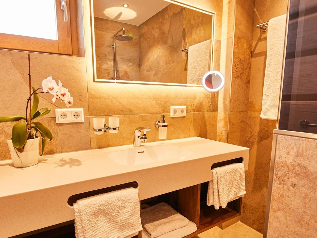 Hotel Hornstein - Weingut, Vinothek & Gastronomie Ноненхорн Екстериор снимка