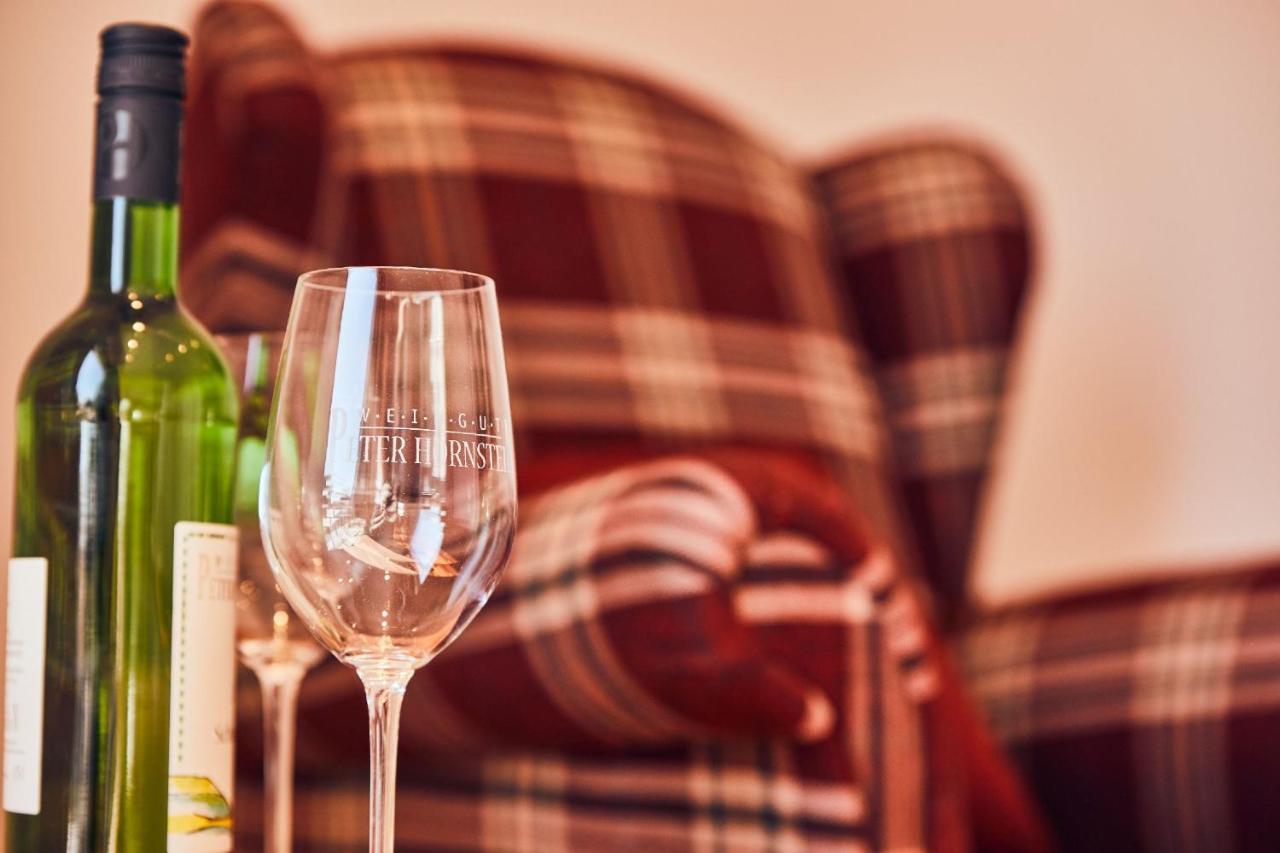 Hotel Hornstein - Weingut, Vinothek & Gastronomie Ноненхорн Екстериор снимка